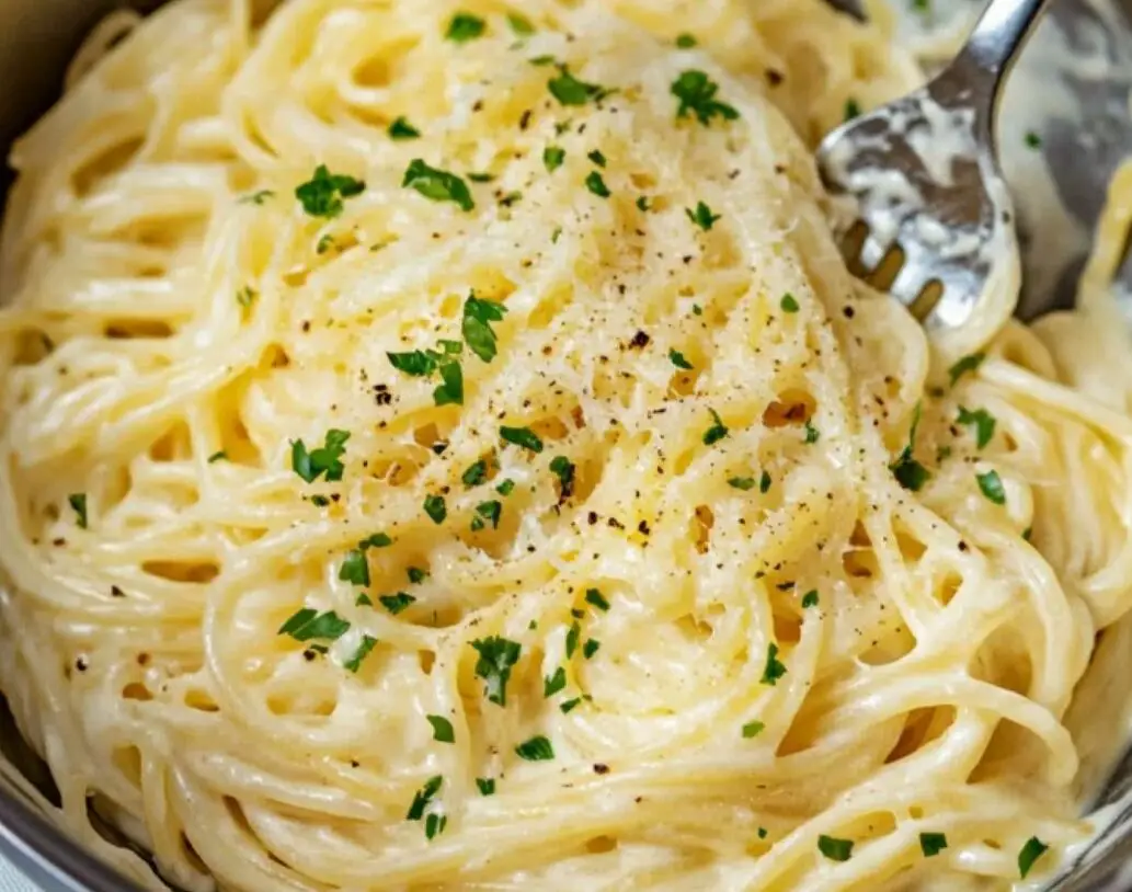 Creamy Garlic Parmesan Spaghetti