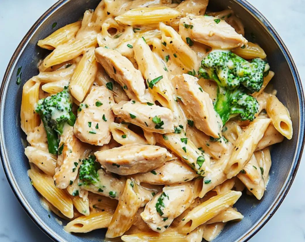 Skillet Chicken Alfredo Pasta