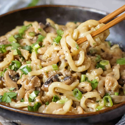 Creamy Garlic Mushroom Udon Noodles 2 Creamy Garlic Mushroom Udon Noodles