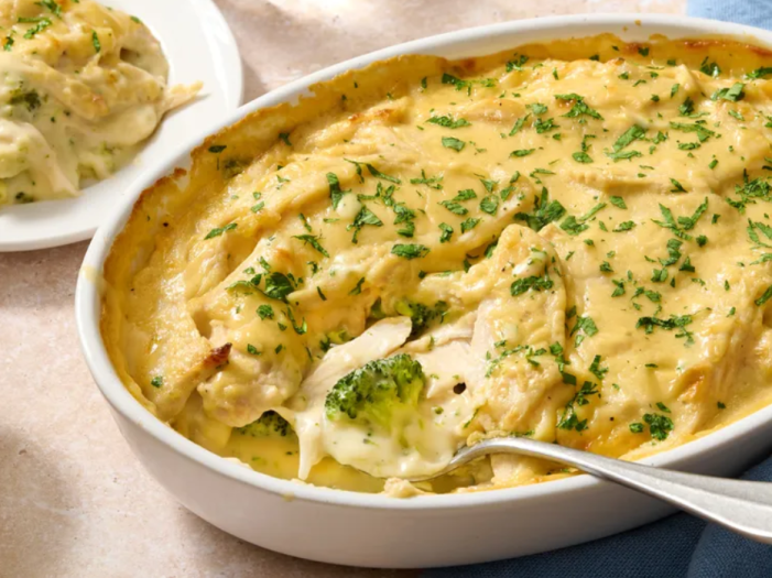 Classic Chicken Divan Casserole with Broccoli and Cheese Sauce