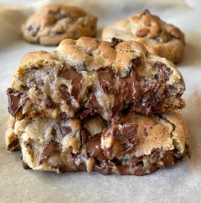 Extra‑Chewy Chocolate Chunk Cookies